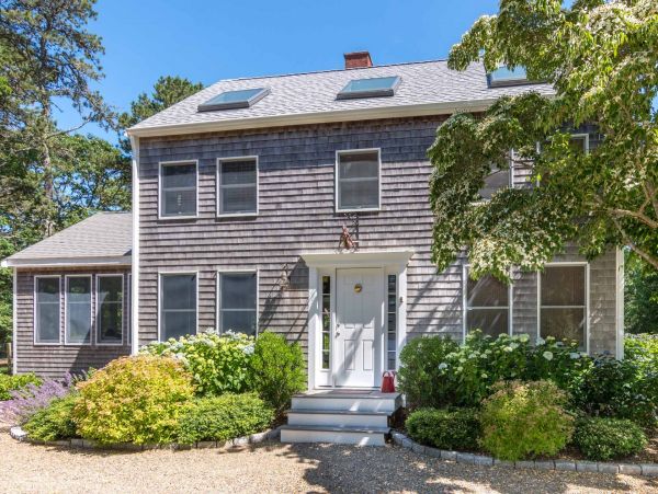 Cape Cod Home 994698