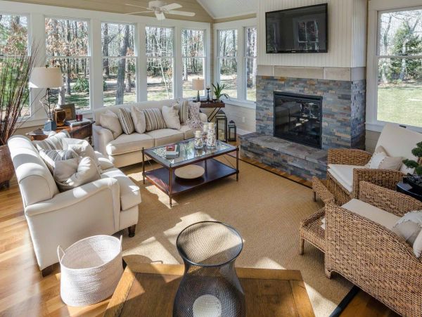 Cape Cod Home 994698
