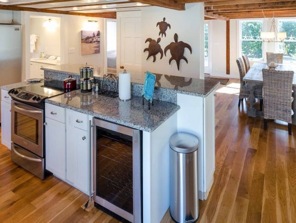 Cape Cod Home 994698