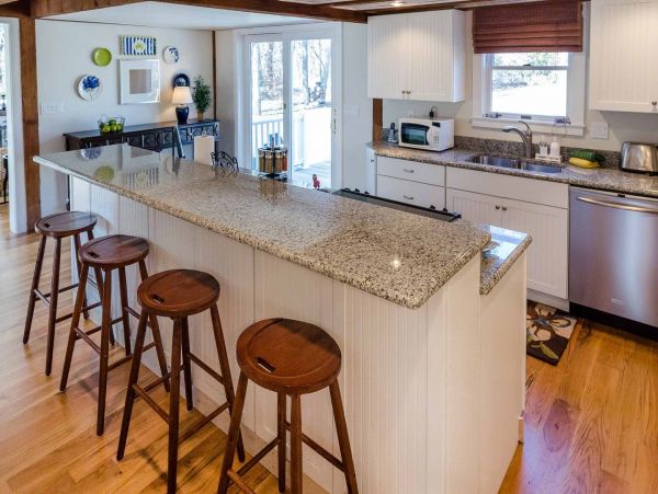 Cape Cod Home 994698