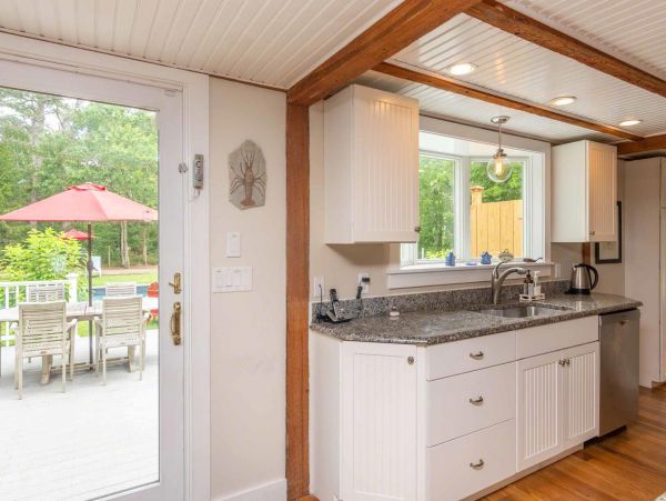 Cape Cod Home 994698