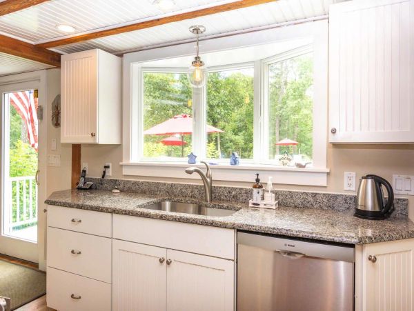 Cape Cod Home 994698