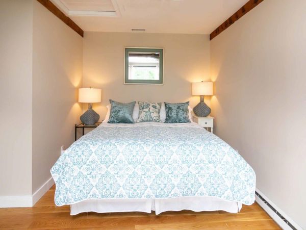 Cape Cod Home 994698