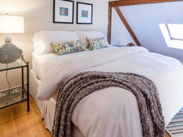 Cape Cod Home 994698