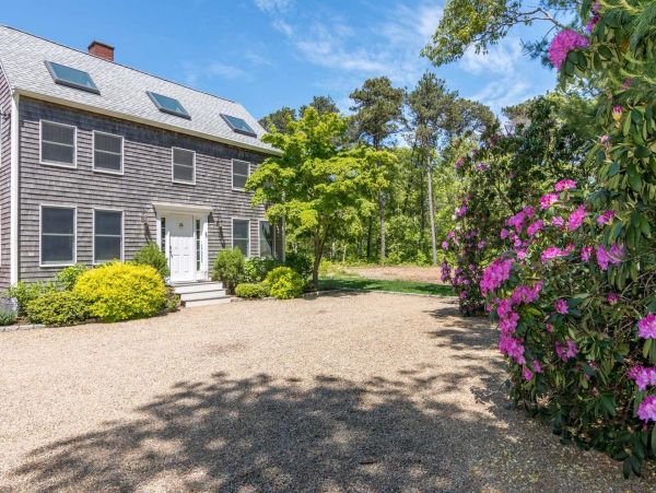 Cape Cod Home 994698
