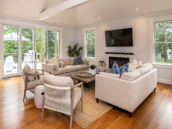 Cape Cod Home 994699