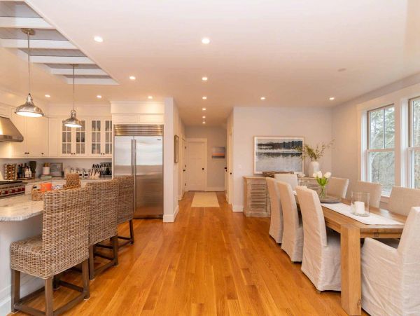Cape Cod Home 994699