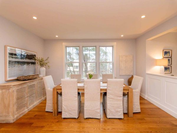 Cape Cod Home 994699