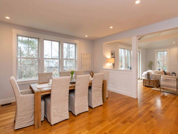 Cape Cod Home 994699