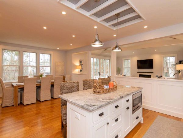 Cape Cod Home 994699