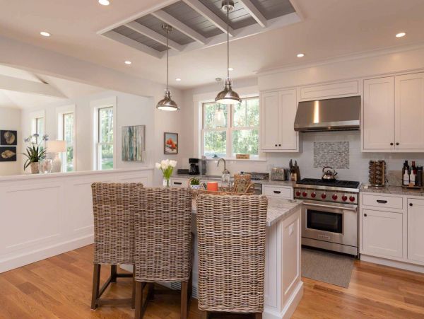 Cape Cod Home 994699