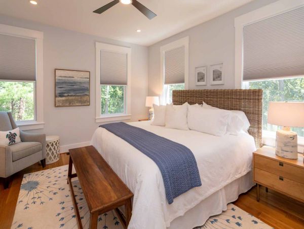 Cape Cod Home 994699