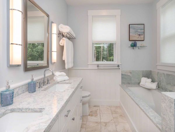 Cape Cod Home 994699