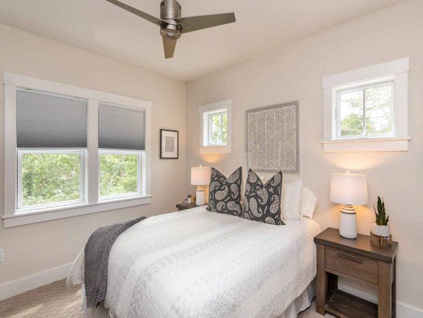Cape Cod Home 994699