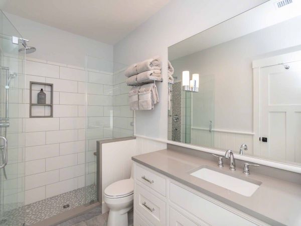 Cape Cod Home 994699