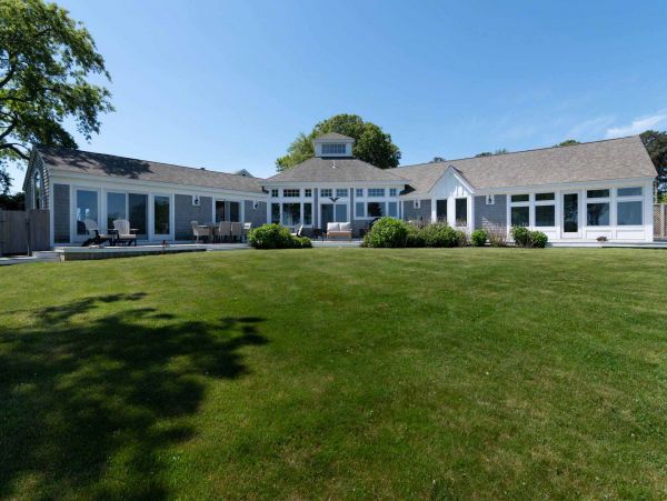 Cape Cod Home 994700