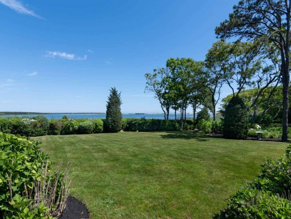 Cape Cod Home 994700