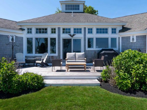 Cape Cod Home 994700