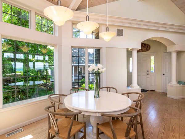 Cape Cod Home 994700