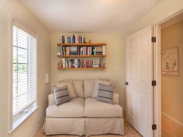 Cape Cod Home 994700