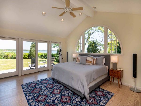 Cape Cod Home 994700