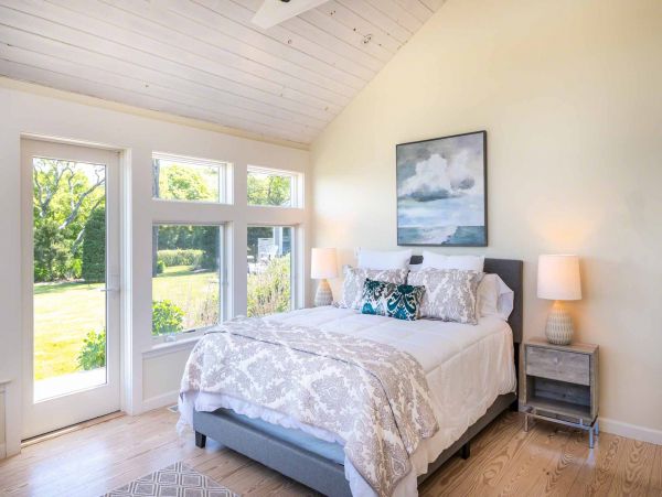 Cape Cod Home 994700