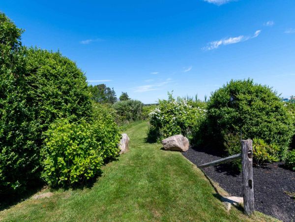 Cape Cod Home 994700