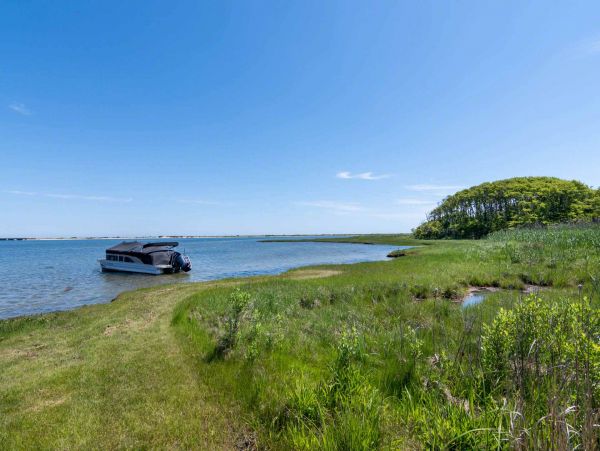 Cape Cod Home 994700