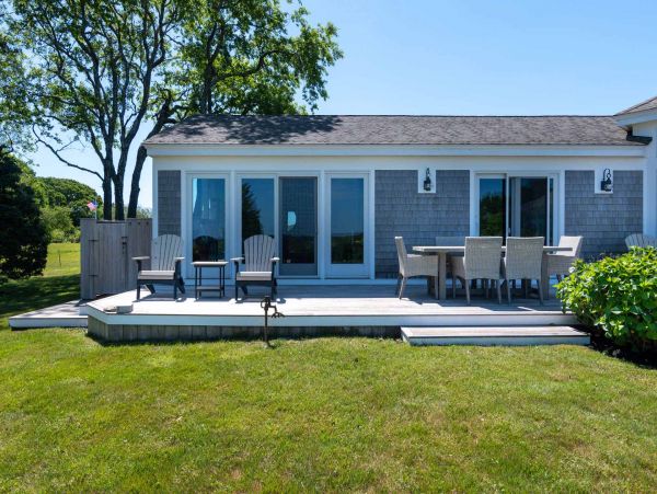 Cape Cod Home 994700