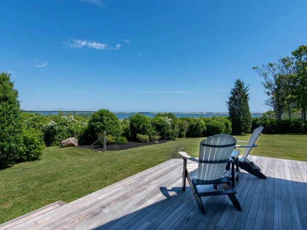 Cape Cod Home 994700