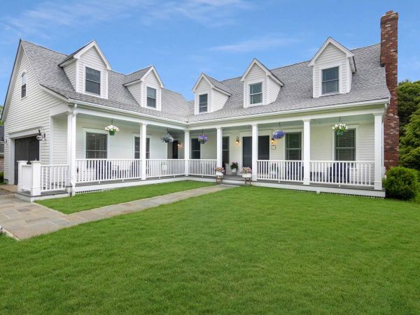 Cape Cod Home 994701