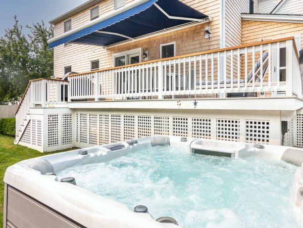 Cape Cod Home 994701