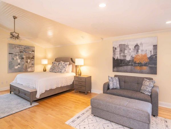 Cape Cod Home 994701