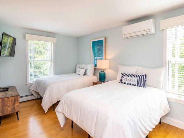 Cape Cod Home 994701
