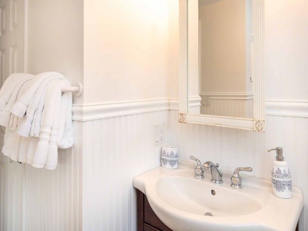 Cape Cod Home 994701