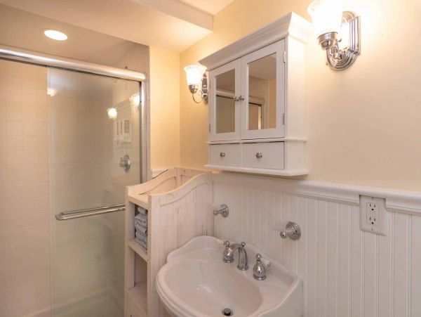Cape Cod Home 994701