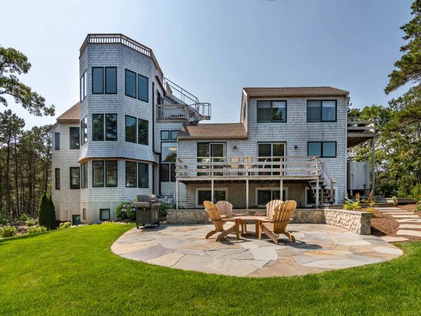 Cape Cod Home 994702