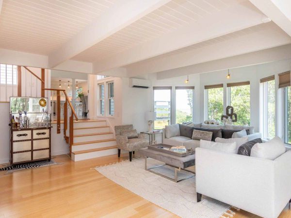 Cape Cod Home 994702