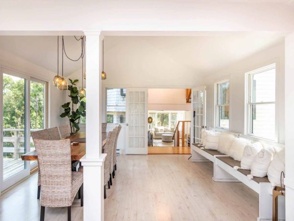 Cape Cod Home 994702