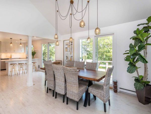 Cape Cod Home 994702