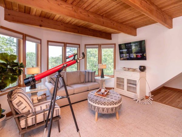 Cape Cod Home 994702
