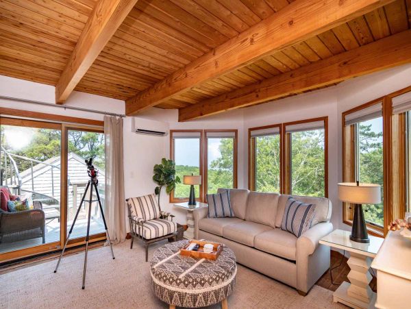 Cape Cod Home 994702