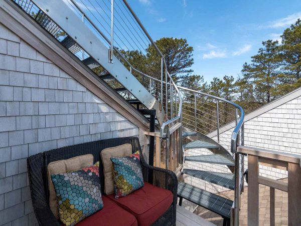 Cape Cod Home 994702