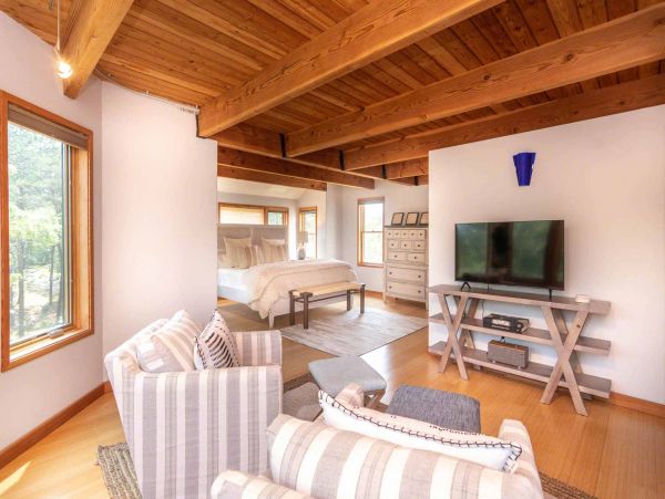 Cape Cod Home 994702