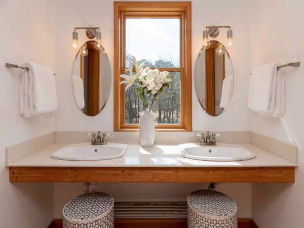 Cape Cod Home 994702
