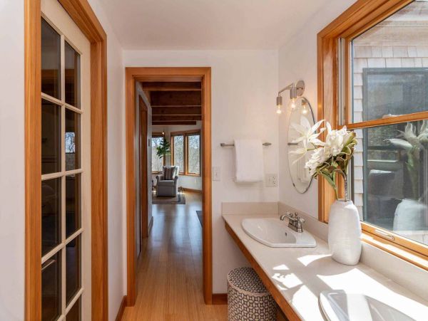 Cape Cod Home 994702