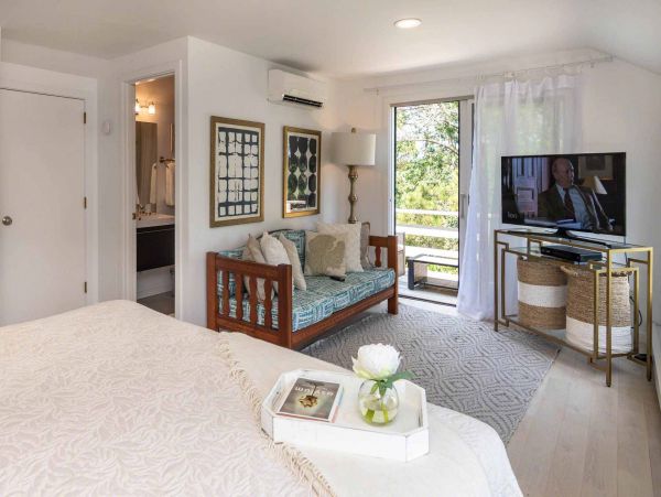 Cape Cod Home 994702