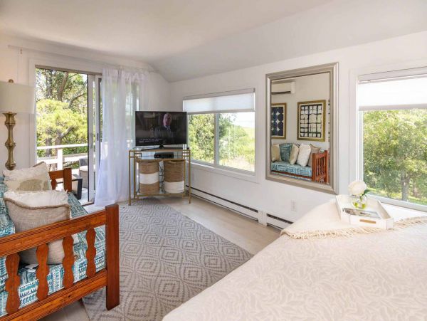 Cape Cod Home 994702