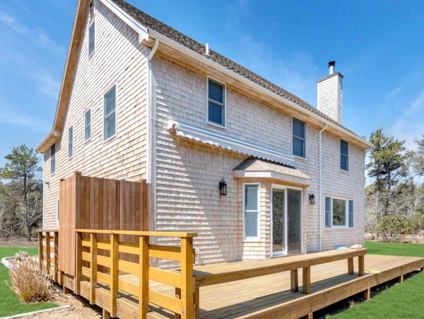 Cape Cod Home 994703