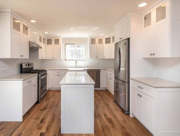 Cape Cod Home 994703